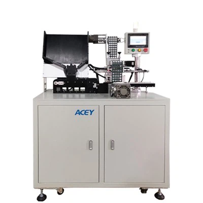 Izolyatsiya qog'ozi stiker mashinasi